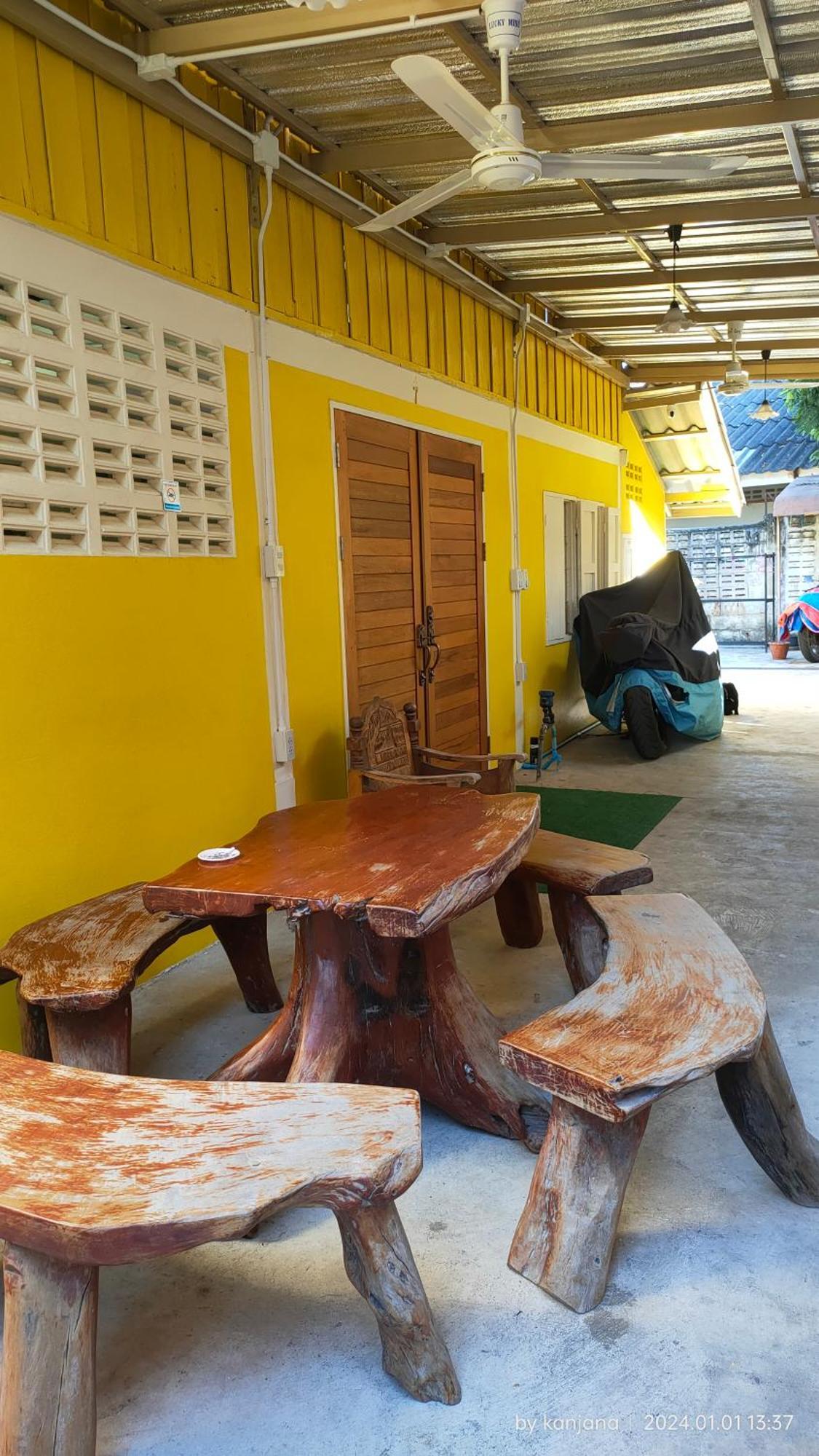 Home Stay At Tapae Chiang Mai Buitenkant foto